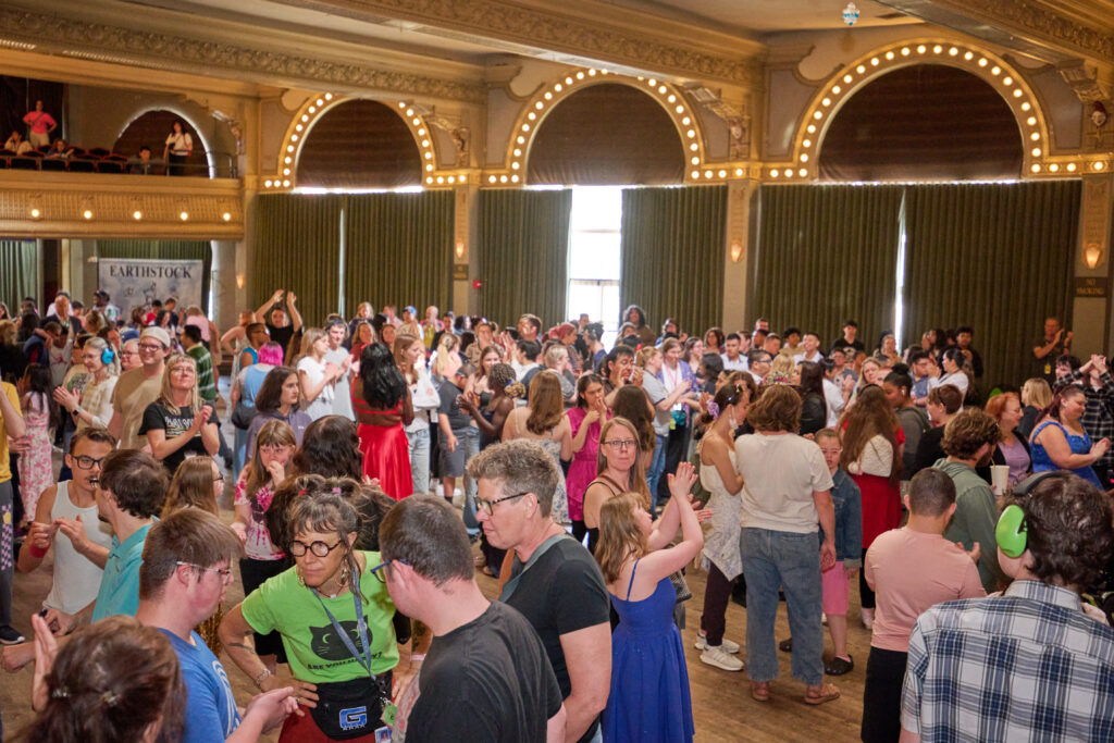 The current image has no alternative text. The file name is: 2026-05-01_Earthstock_Prom_2026_05326-scaled.jpg